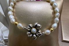 Bracciali
